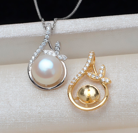 Grass Pendant