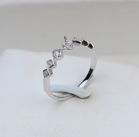 Simple classy Ring