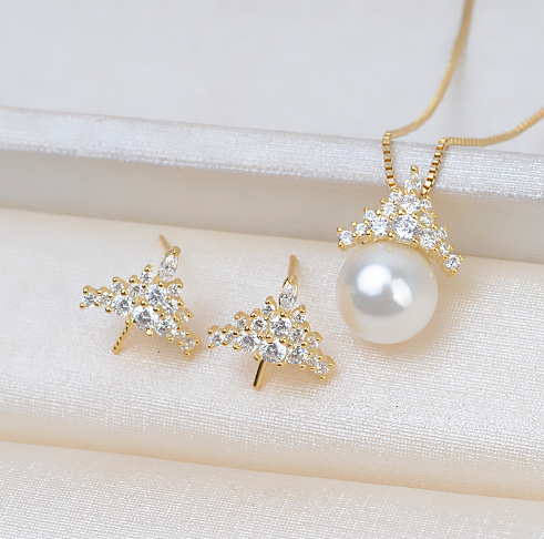 Ice queen Pendant